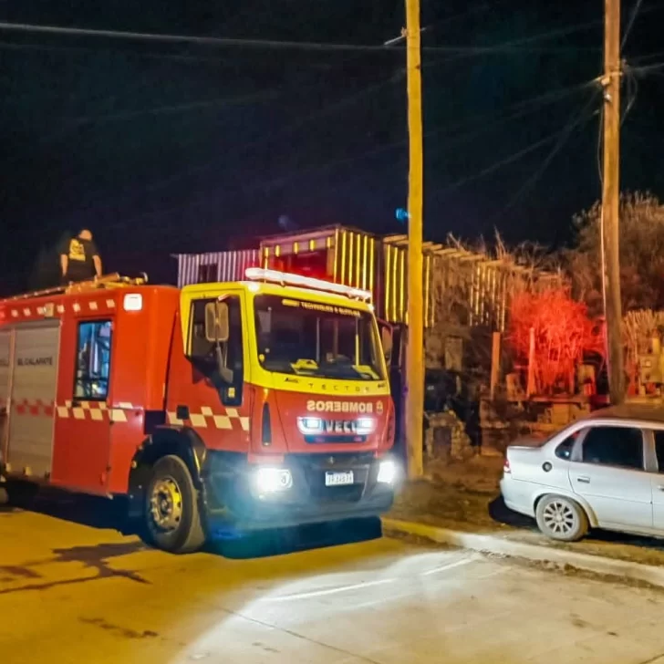 Una falla eléctrica provocó un incendio en una casa de El Calafate Una falla eléctrica provocó un incendio en una casa de El Calafate
