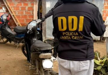 Recuperaron una moto robada durante un allanamiento en Caleta Olivia Recuperaron una moto robada durante un allanamiento en Caleta Olivia
