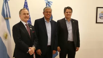 Figueroa recibió al embajador de Estados Unidos y destacó el potencial energético de Neuquén Figueroa recibió al embajador de Estados Unidos y destacó el potencial energético de Neuquén