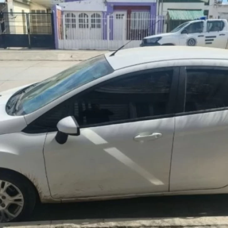 Secuestraron un auto en plena vía pública por una causa de retención indebida Secuestraron un auto en plena vía pública por una causa de retención indebida