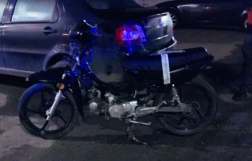 En Río Gallegos: un menor intentó evadir un control policial y le secuestraron la moto En Río Gallegos: un menor intentó evadir un control policial y le secuestraron la moto